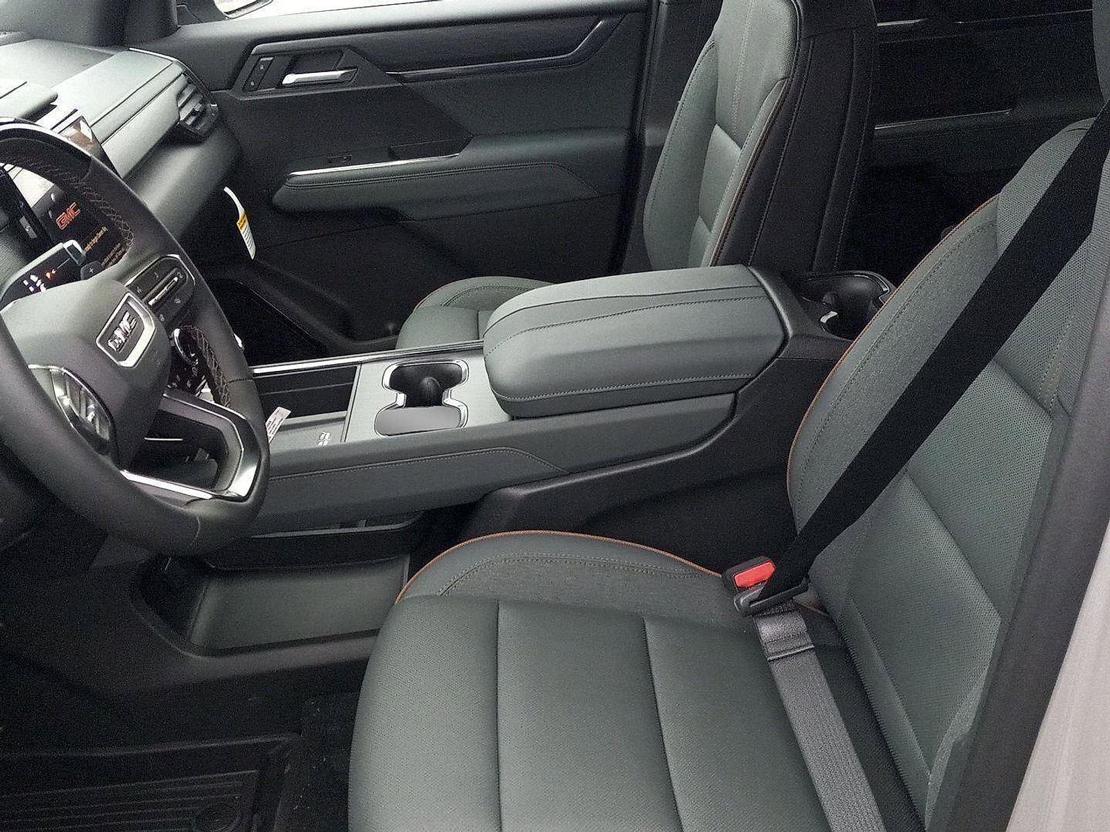 New 2026 GMC Acadia AT4 w/ Super Cruise Package image 11