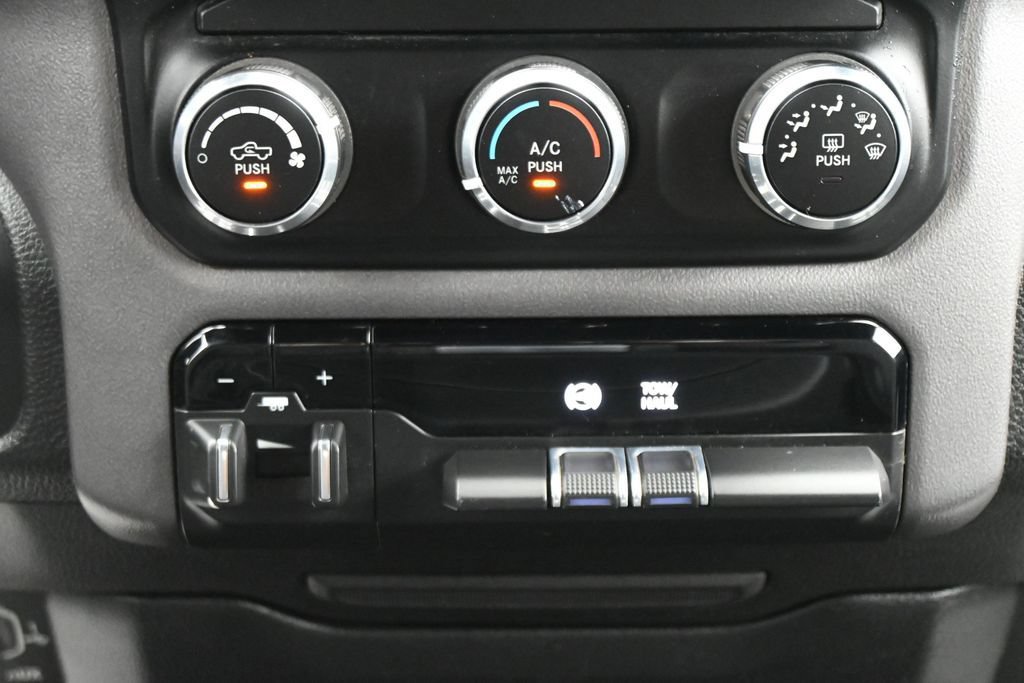 Used 2022 RAM 3500 Big Horn AWD/4WD image 18