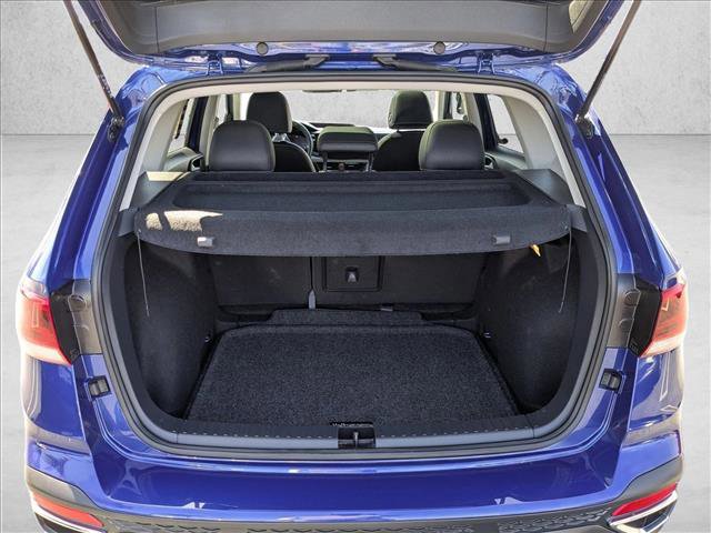 Used 2023 Volkswagen Taos SE w/ Panoramic Sunroof Package image 6