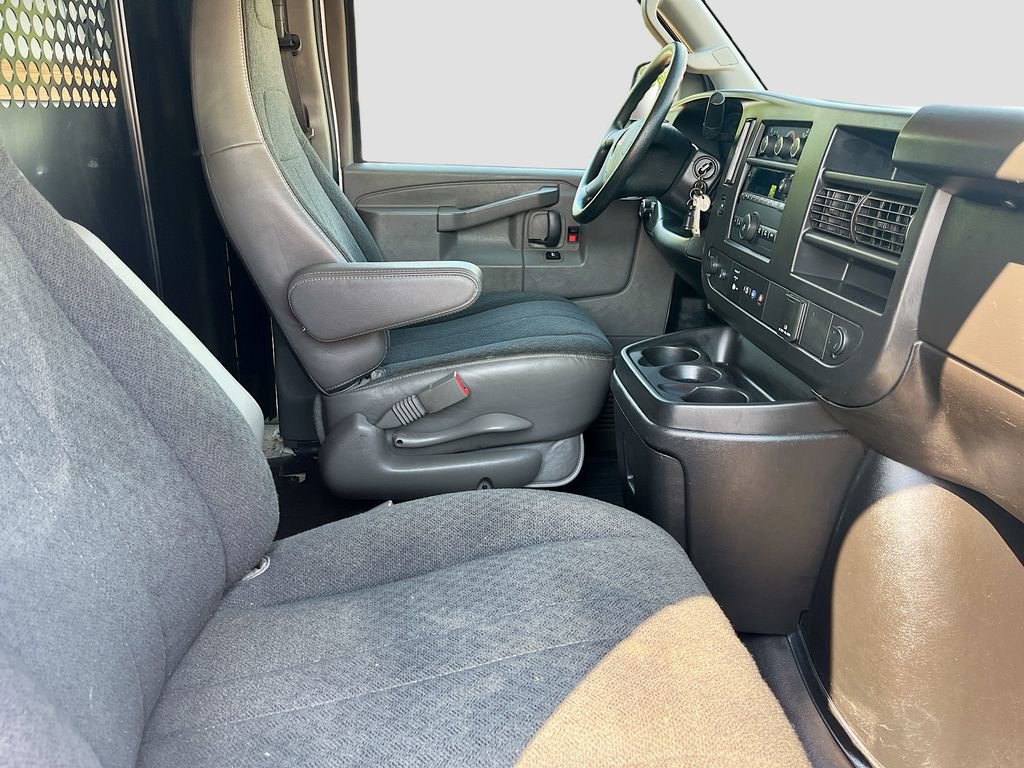 Used 2022 GMC Savana 2500 w/ Driver Convenience Package RWD image 29