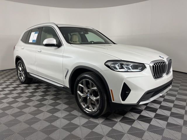 Used 2023 BMW X3 sDrive30i w/ Premium Package image 2