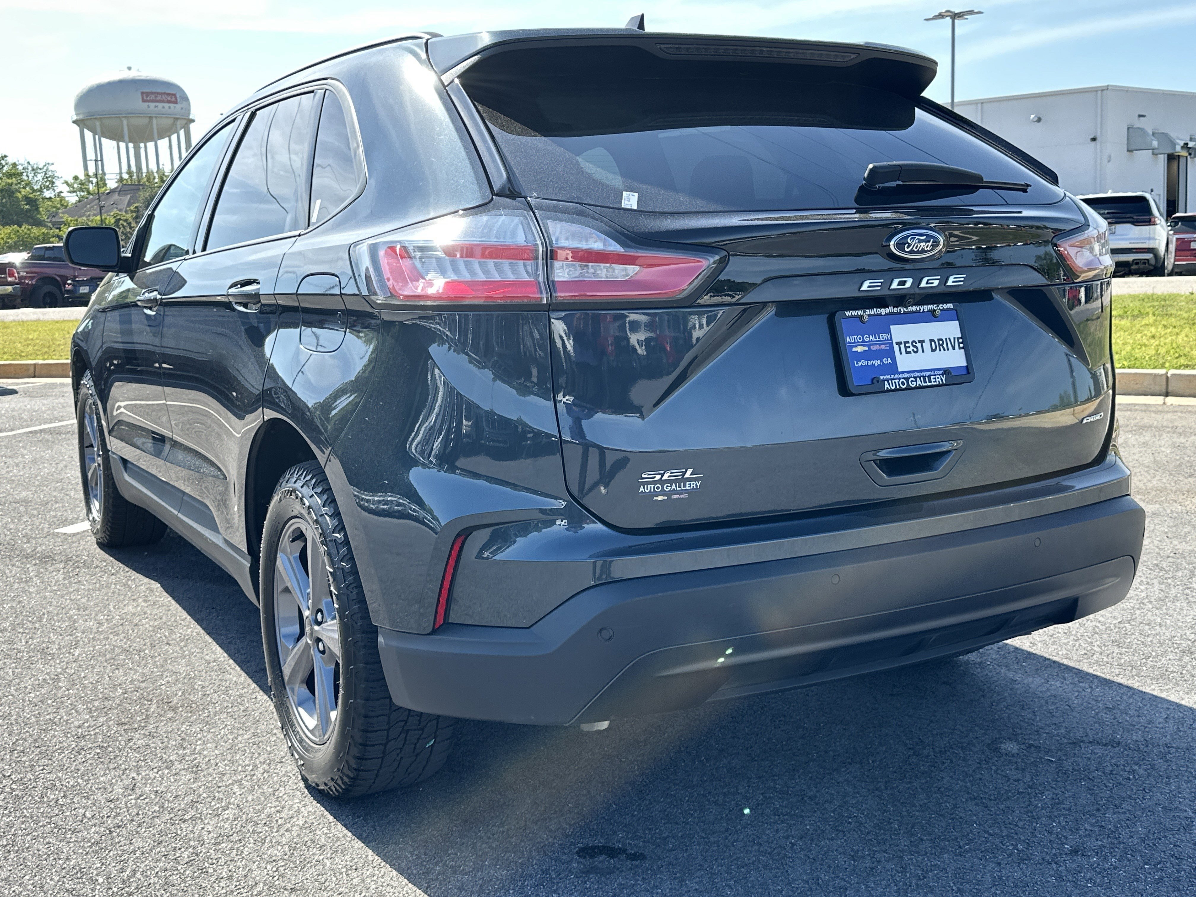 Used 2024 Ford Edge SEL w/ Sport Appearance Package image 8