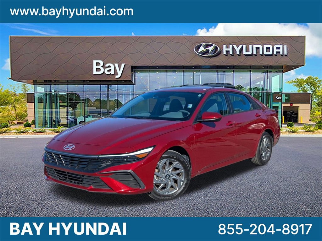 Used 2024 Hyundai Elantra SEL image 1