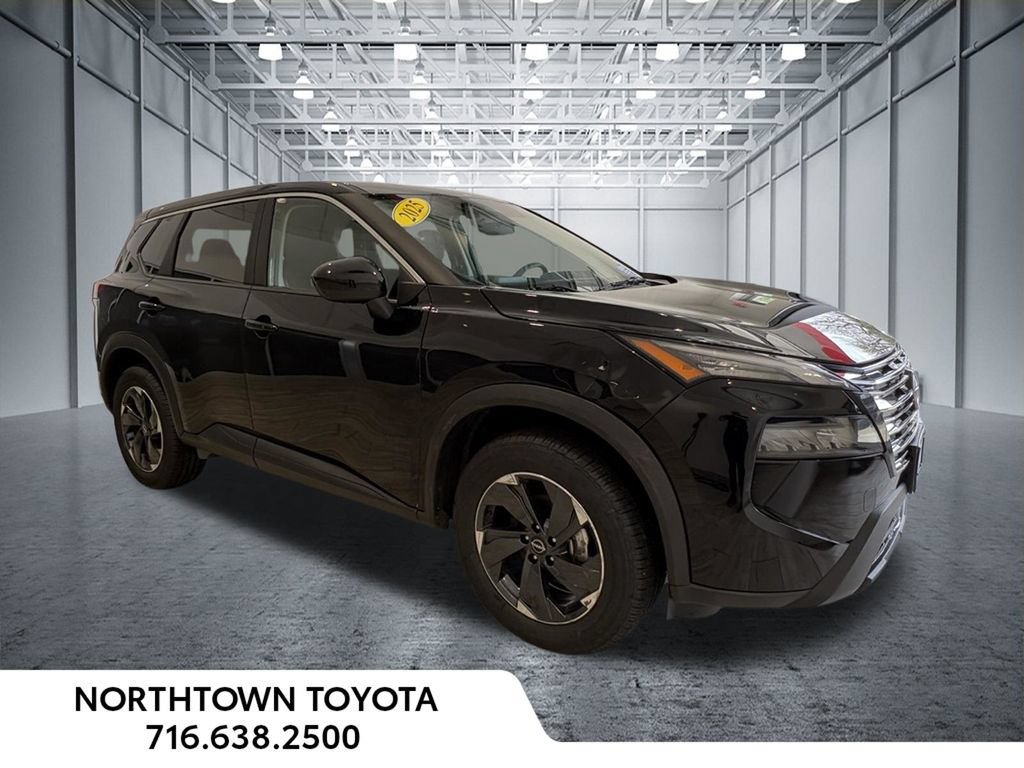 Used 2025 Nissan Rogue SV AWD/4WD image 28