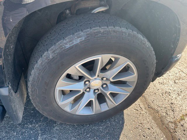 Used 2019 Chevrolet Silverado 1500 High Country w/ Technology Package AWD/4WD image 5