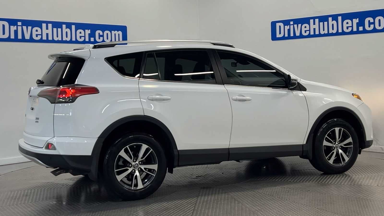 Used 2016 Toyota RAV4 XLE w/ Convenience Package AWD/4WD image 8