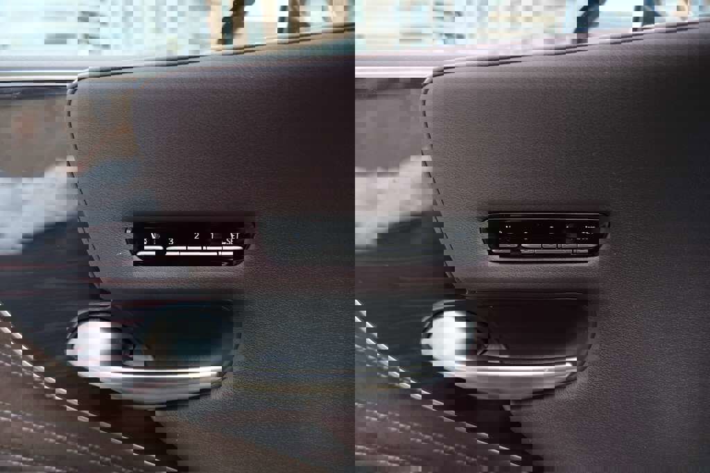 Used 2018 Lexus LS 500 AWD w/ Luxury Package image 18