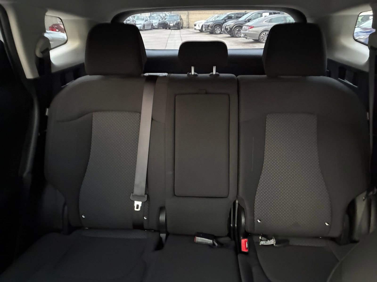 Used 2025 Kia Sportage LX image 37