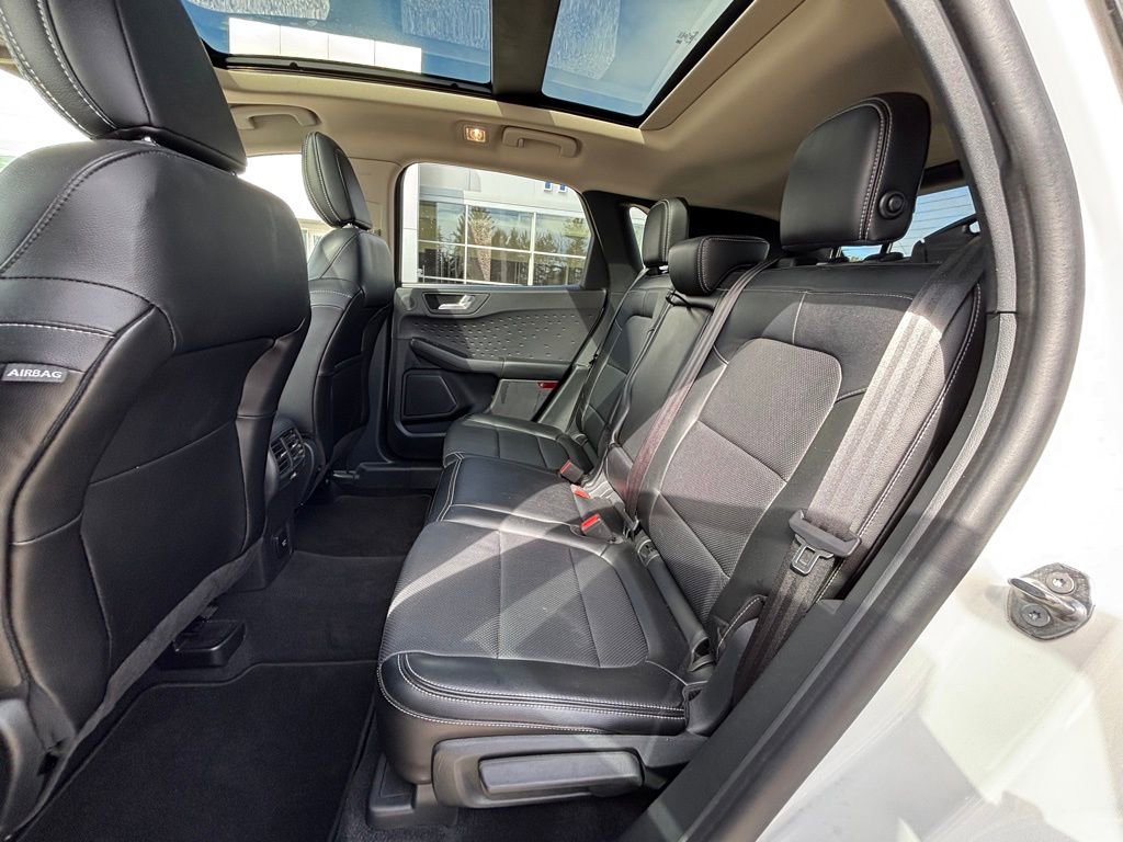 Used 2020 Ford Escape Titanium AWD/4WD image 14