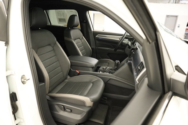 Used 2020 Volkswagen Atlas Cross Sport SEL Premium image 32