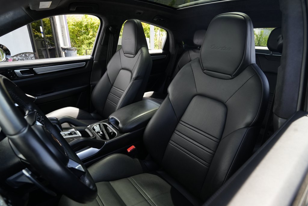 Used 2022 Porsche Cayenne Turbo image 23