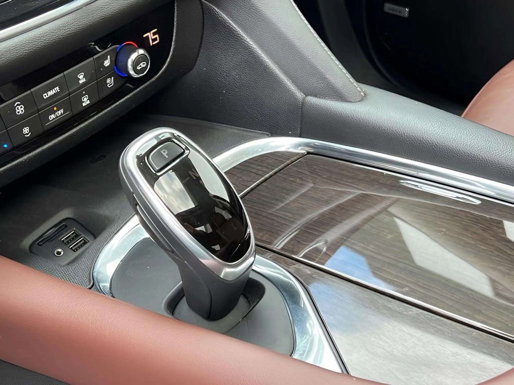 Used 2021 Buick Enclave Avenir w/ Avenir Technology Package AWD/4WD image 28
