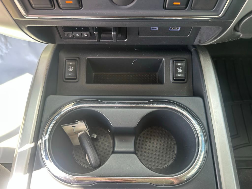 Used 2021 Nissan Titan SV w/ SV Convenience Package image 19