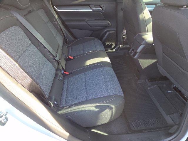 New 2027 GMC Terrain Elevation w/ LPO, Floor Liner Package FWD image 18