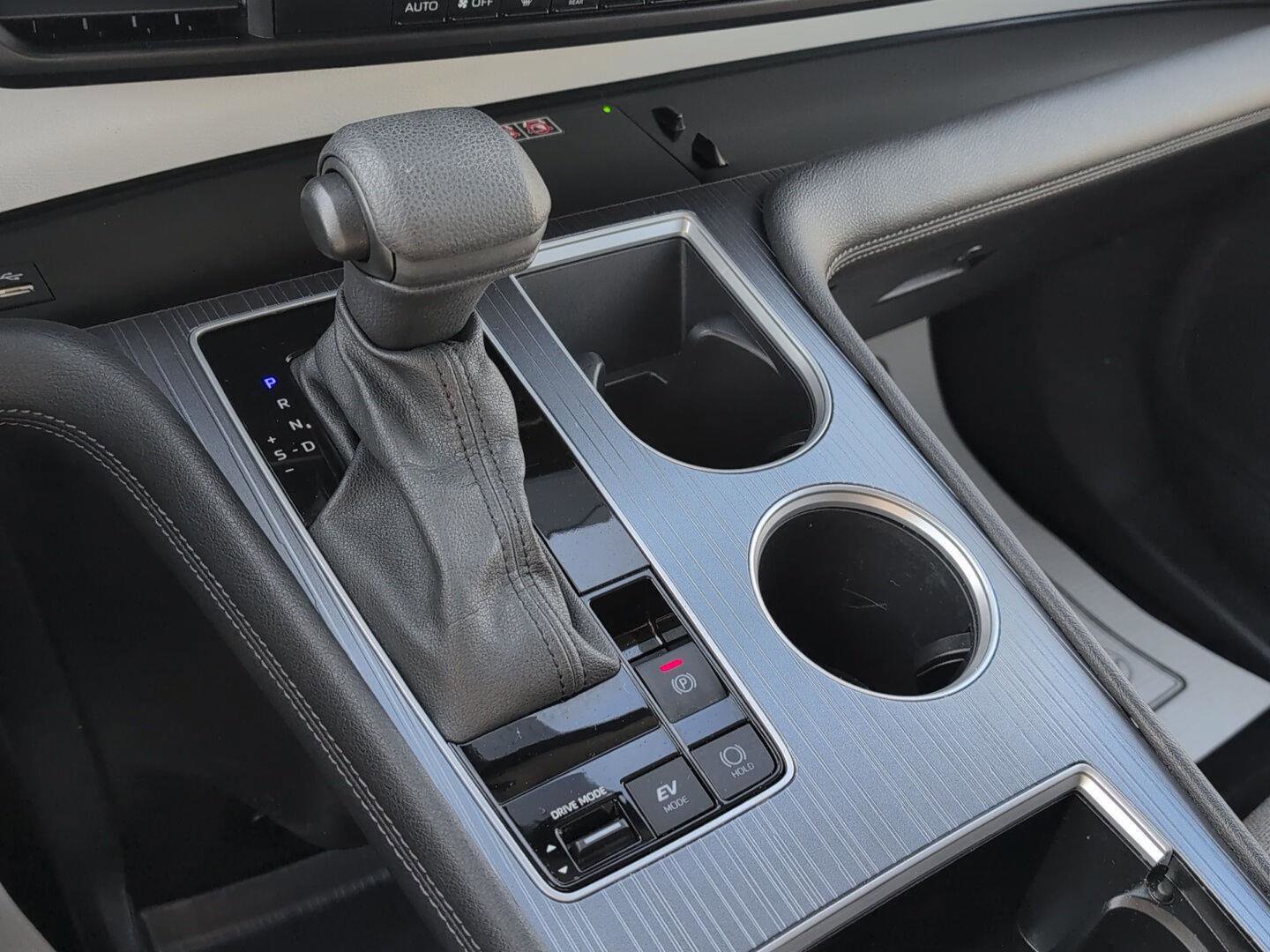 Used 2025 Toyota Sienna LE image 35