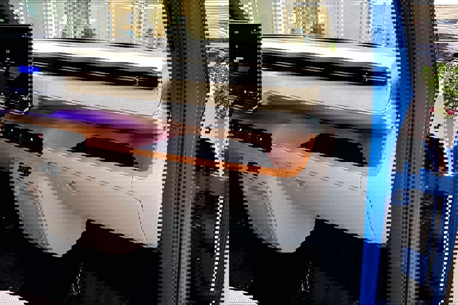 Used 2025 Volkswagen ID. Buzz 1st Edition image 18