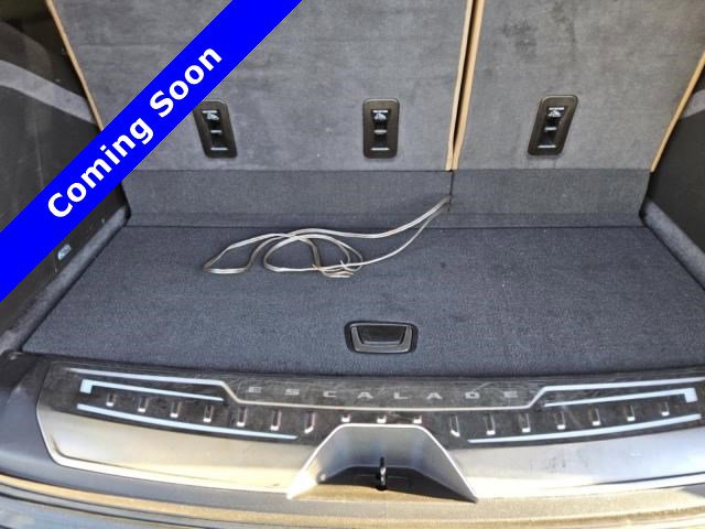 Used 2021 Cadillac Escalade Premium Luxury RWD image 3