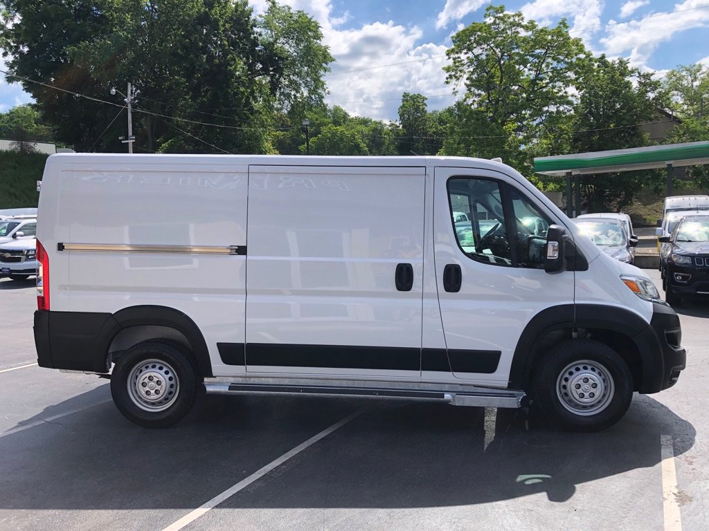 Used 2025 RAM ProMaster 2500 w/ U-Haul Equipment Group FWD image 7