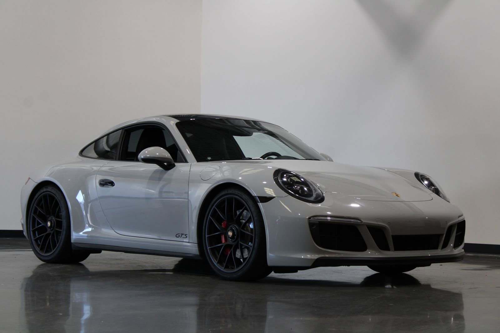 Used 2019 Porsche 911 Carrera GTS image 4