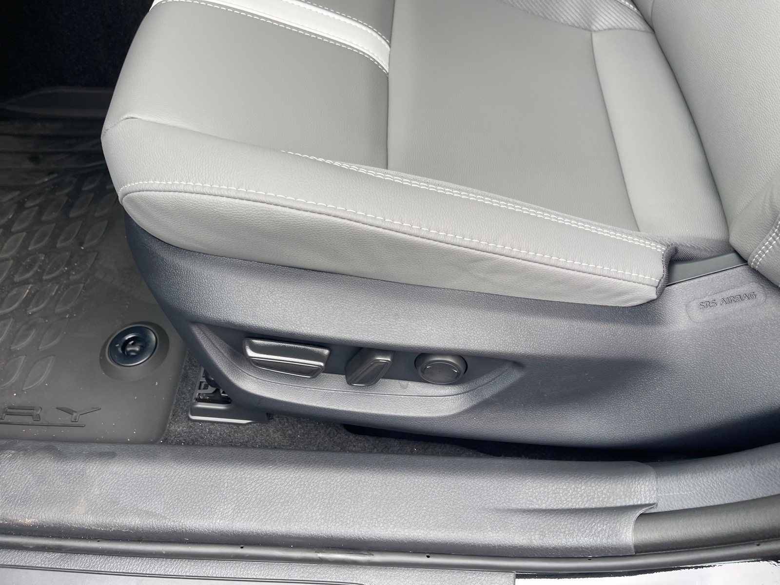 New 2026 Toyota Camry SE FWD image 8