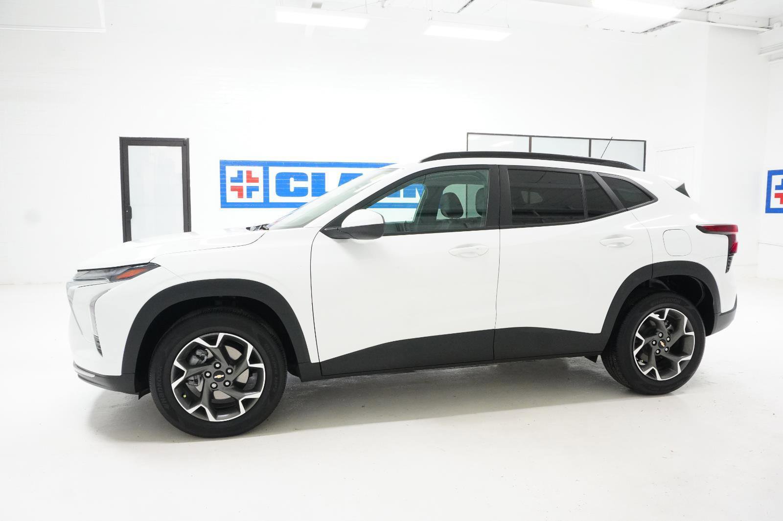 Used 2025 Chevrolet Trax LT w/ Driver Confidence Package image 10