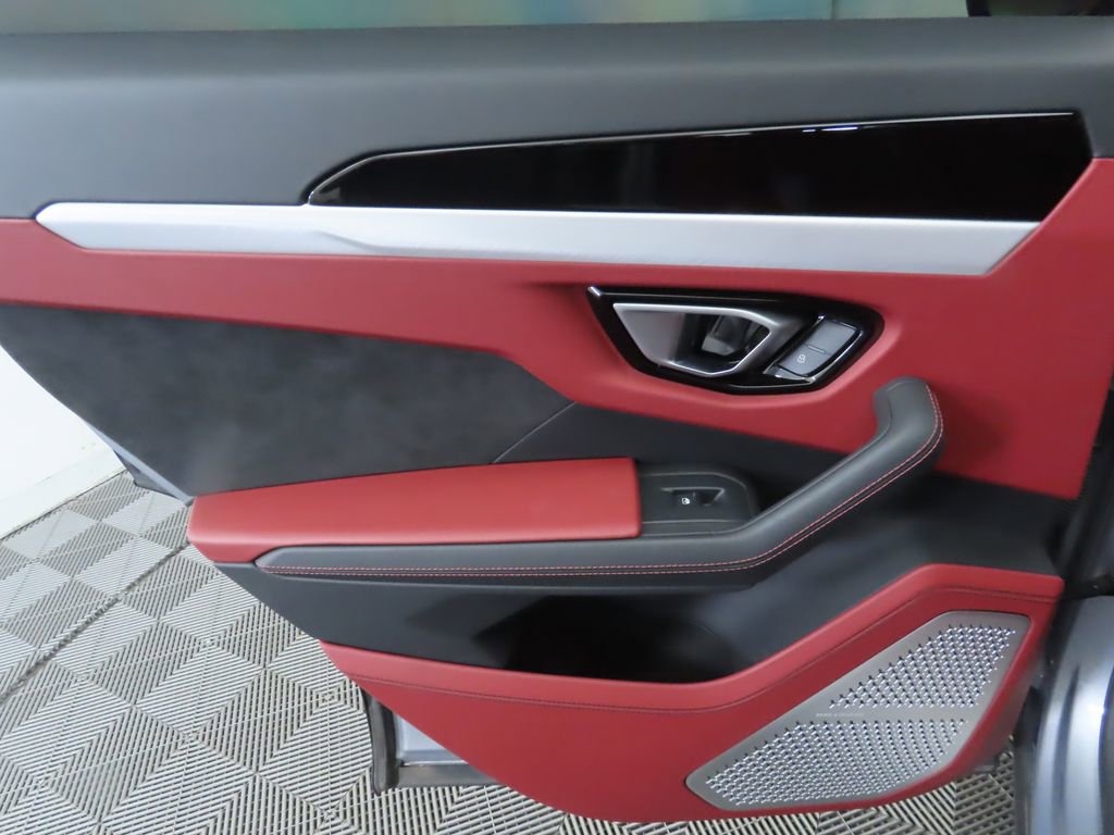Used 2022 Lamborghini Urus image 27