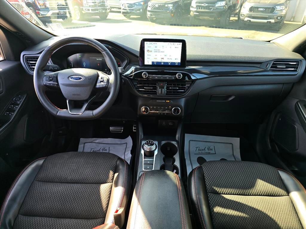 Used 2023 Ford Escape ST-Line Select AWD/4WD image 3