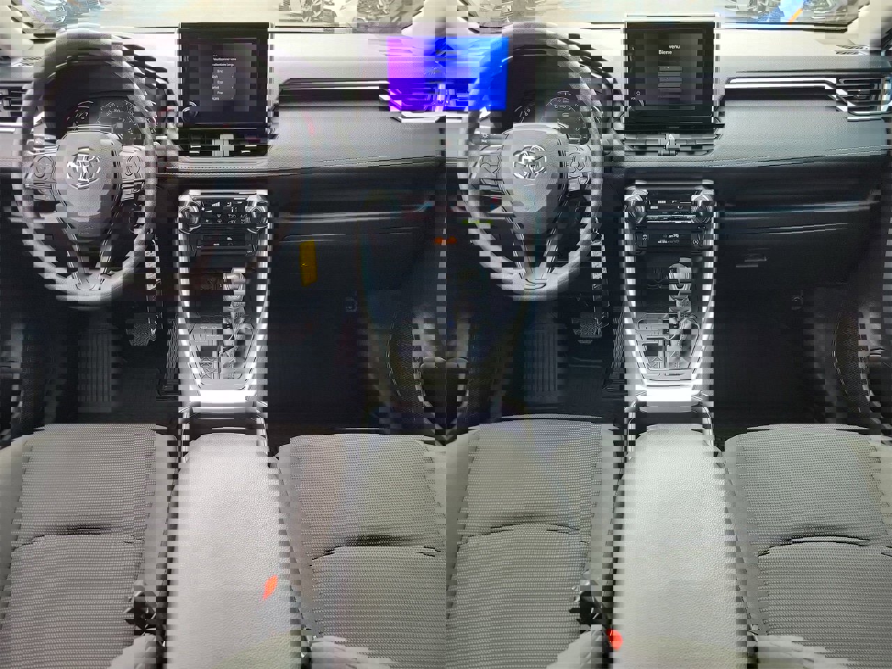 Used 2025 Toyota RAV4 LE image 12