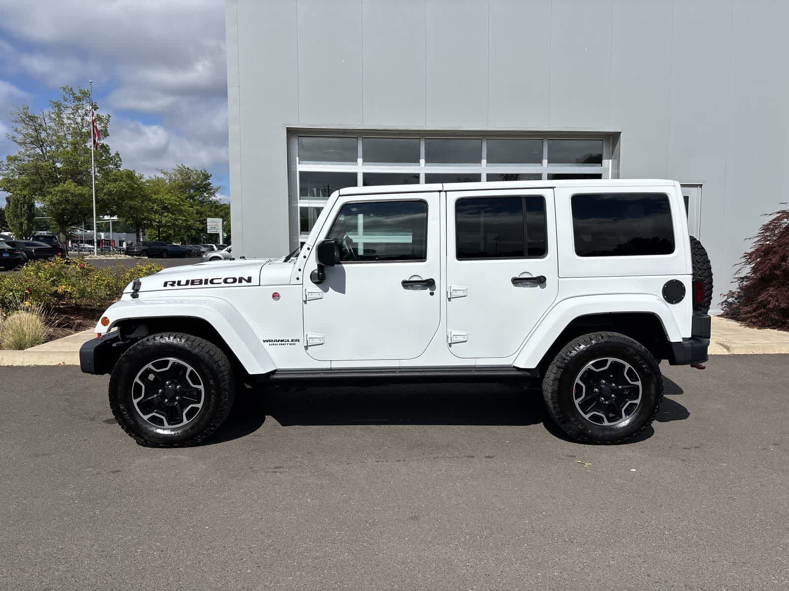 Certified 2016 Jeep Wrangler Unlimited Rubicon AWD/4WD image 2