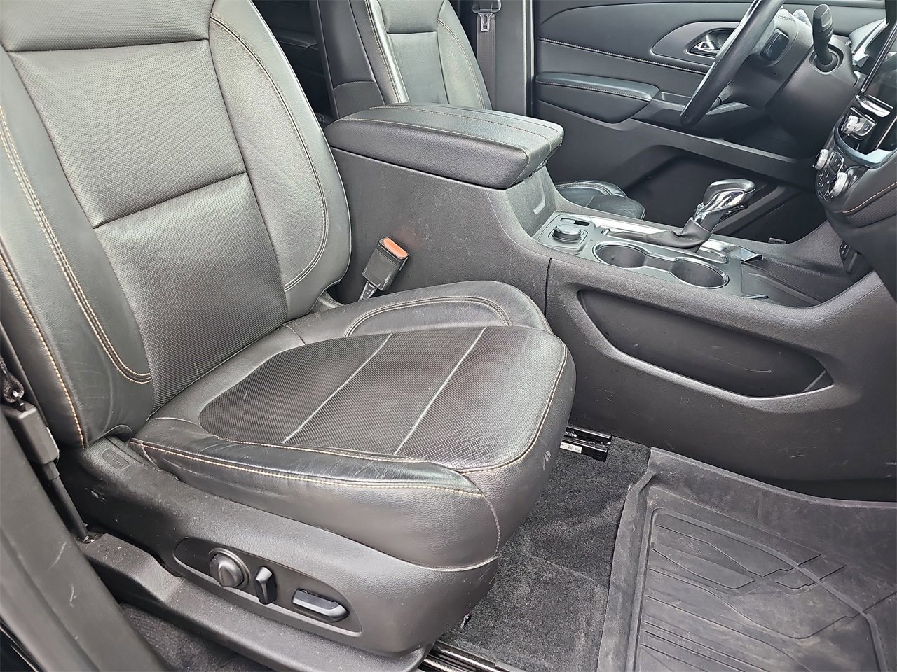 Used 2021 Chevrolet Traverse Premier w/ Redline Edition image 10