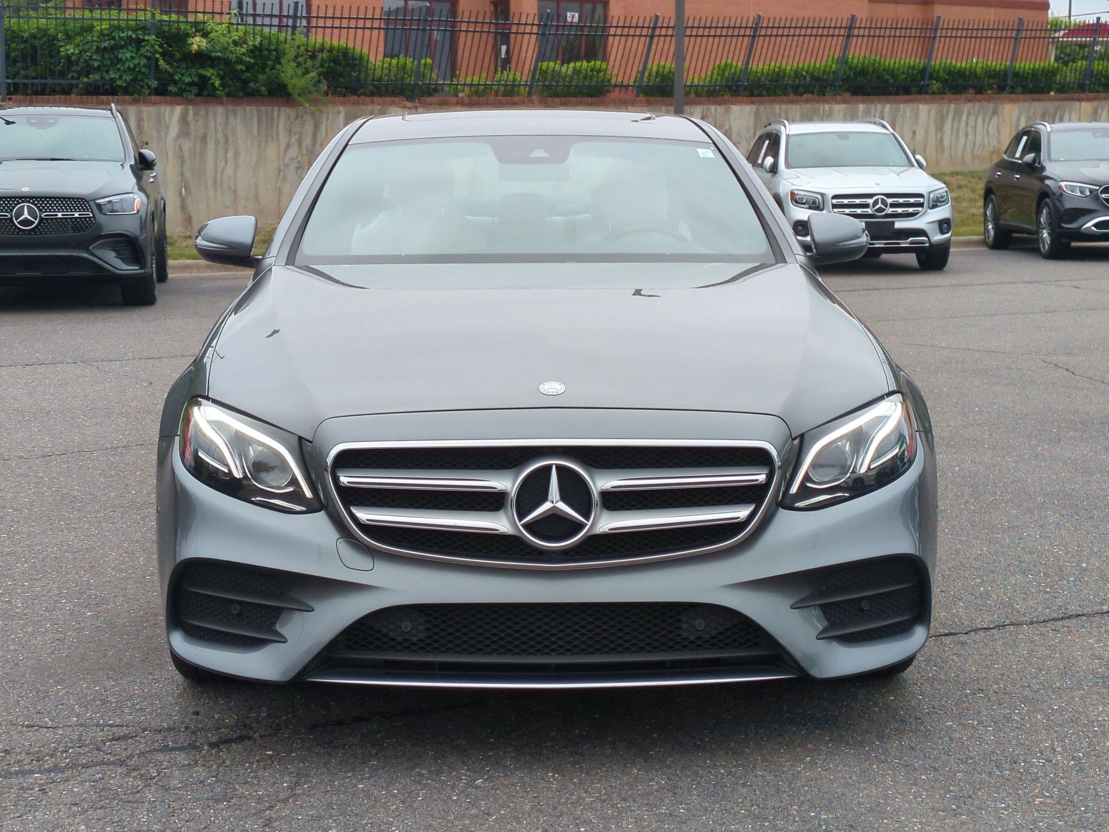 Used 2017 Mercedes-Benz E 300 4MATIC image 8