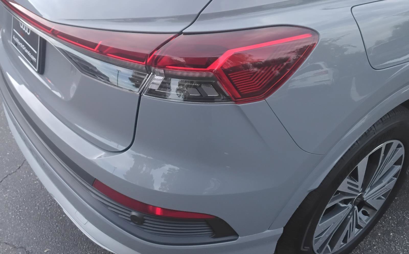 Used 2025 Audi Q4 e-tron Premium image 10