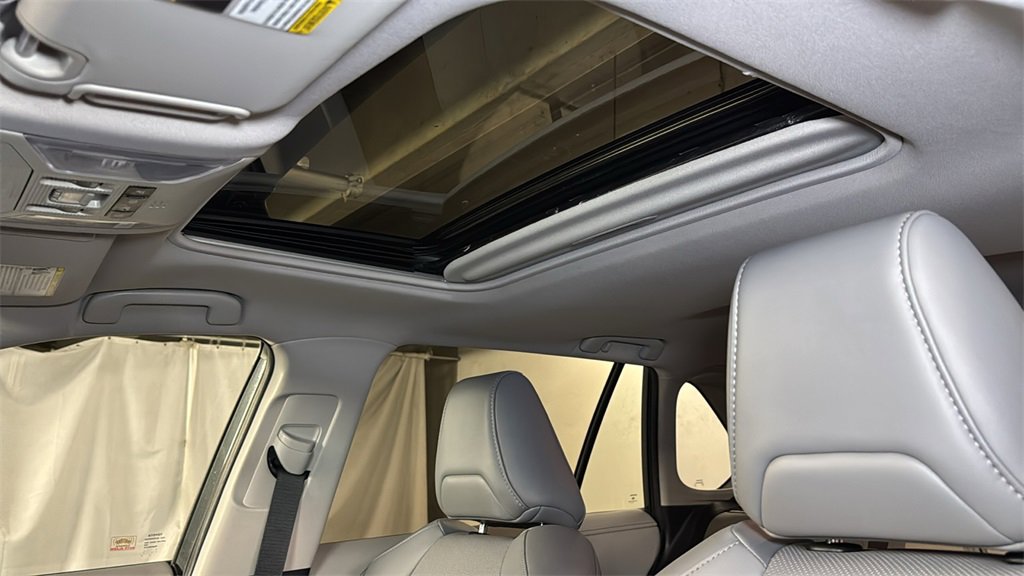 Used 2020 Toyota RAV4 Limited image 6