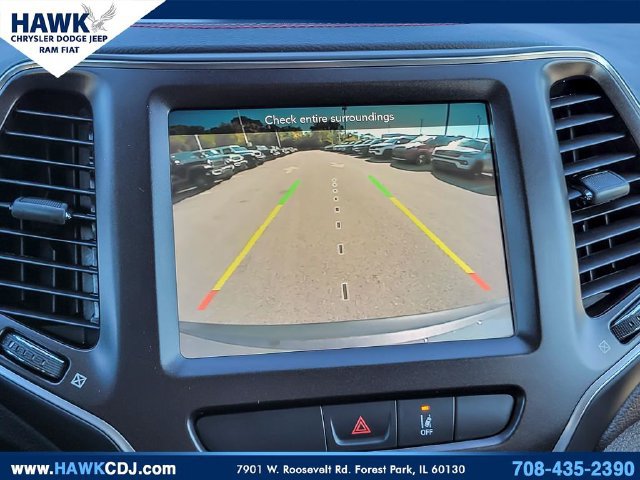 Used 2022 Jeep Cherokee Trailhawk w/ Technology Group B AWD/4WD image 19