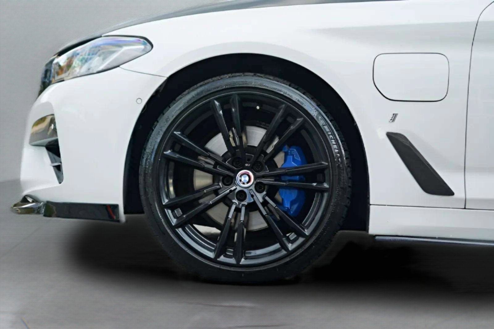 Used 2018 BMW 530e xDrive image 64