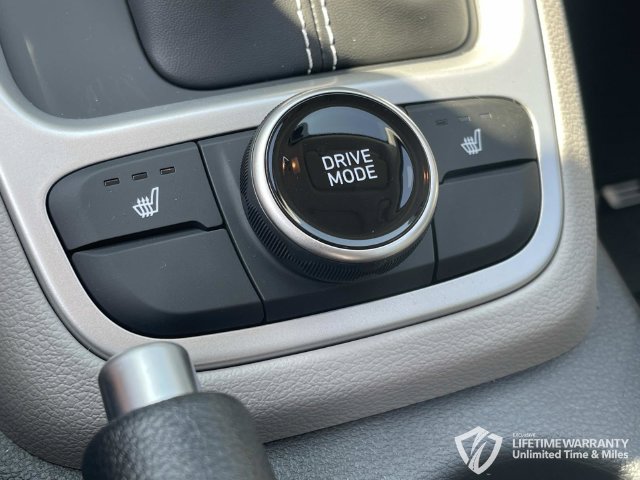 New 2026 Hyundai Venue SEL FWD image 28
