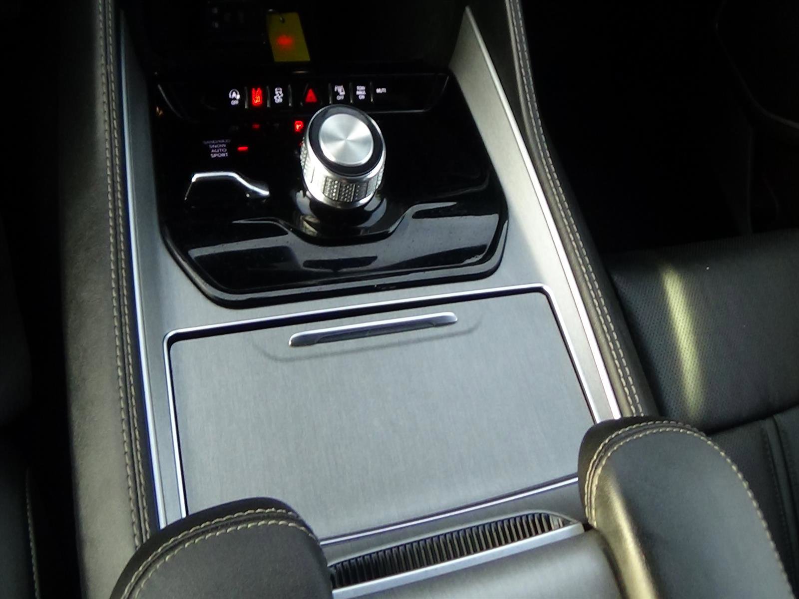 Certified 2025 Jeep Wagoneer L 4WD image 33