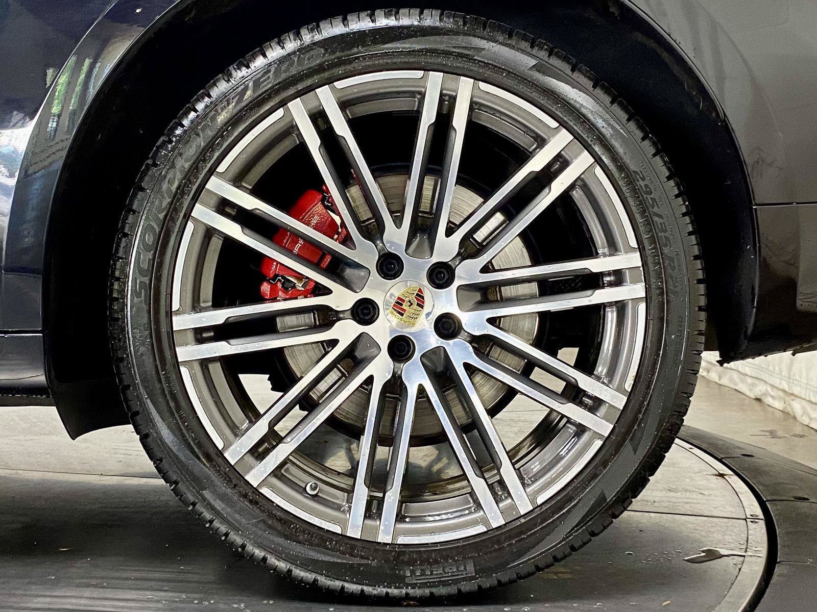 Used 2015 Porsche Macan Turbo AWD/4WD image 10