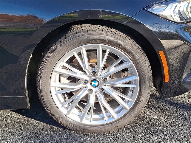 Used 2023 BMW 330i xDrive Sedan w/ Premium Package image 8