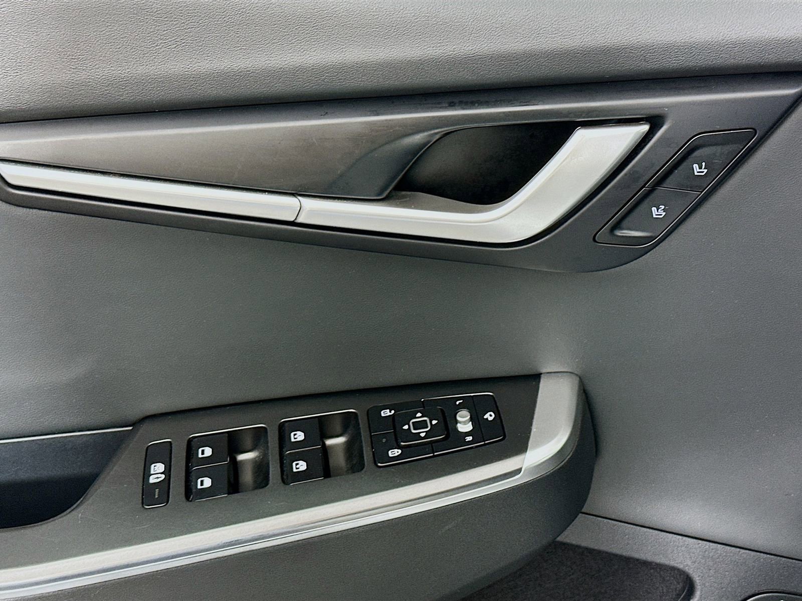 Used 2023 Kia EV6 Wind image 18