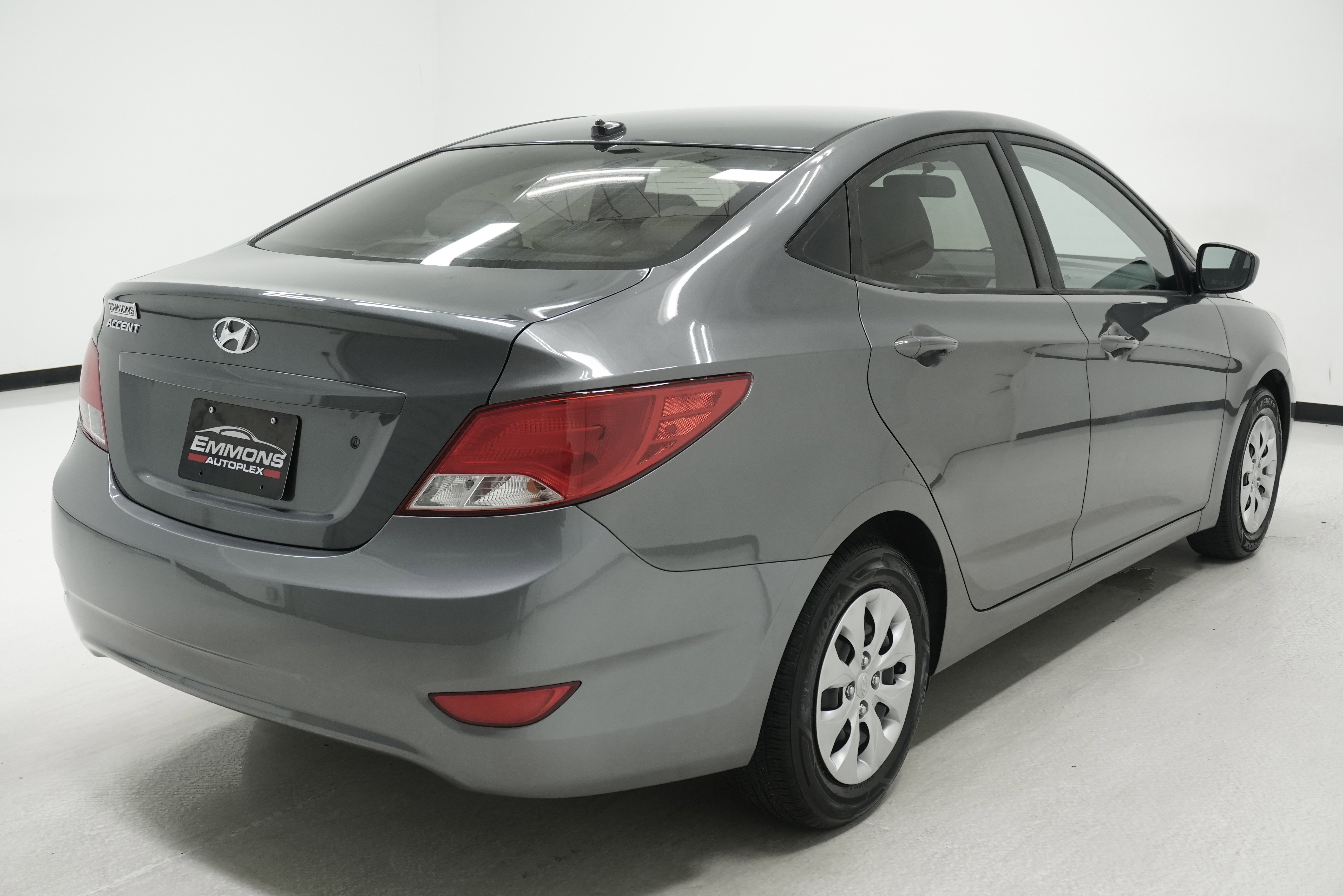 Used 2016 Hyundai Accent SE FWD image 4