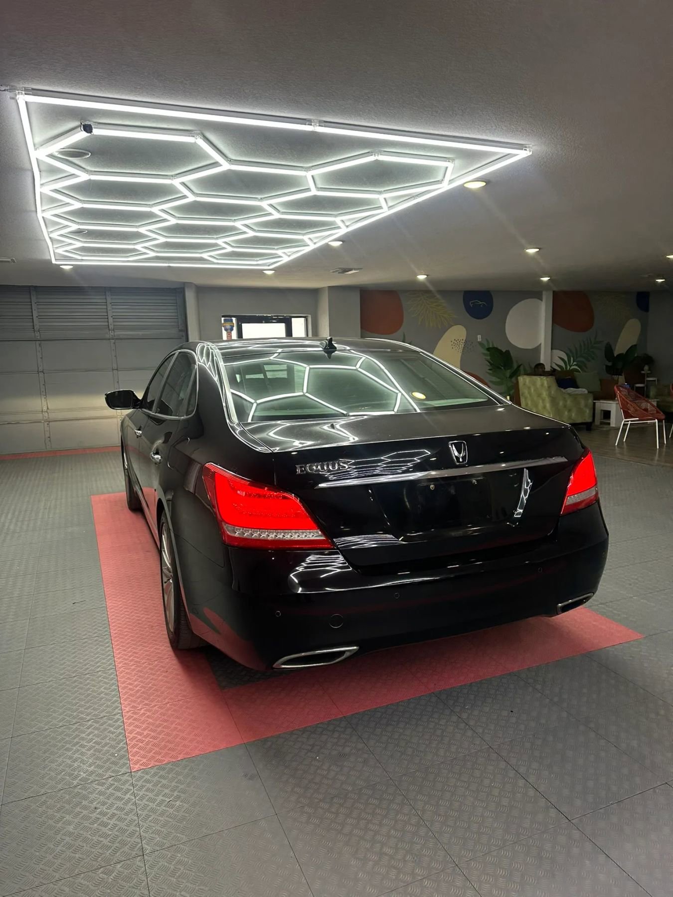 Used 2015 Hyundai Equus Signature RWD image 4
