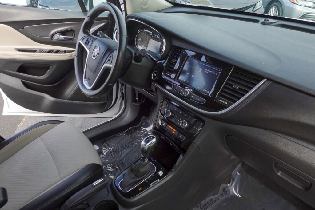 Used 2021 Buick Encore Preferred image 14