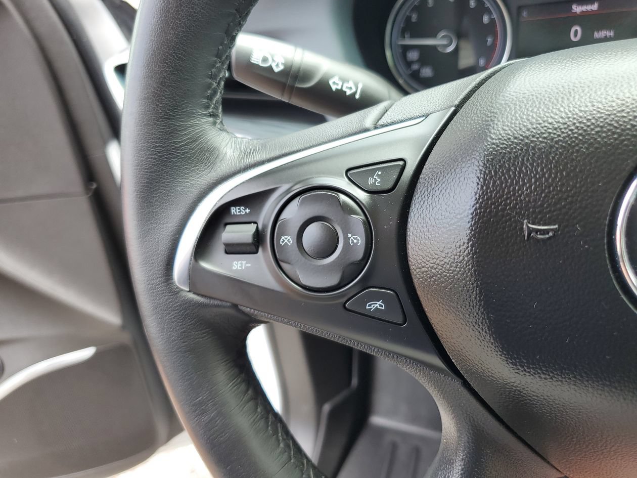 Used 2021 Buick Enclave Essence FWD image 26