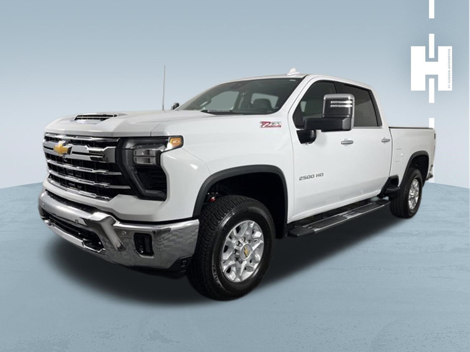 Used 2026 Chevrolet Silverado 2500 LTZ w/ LTZ Premium Package AWD/4WD image 3