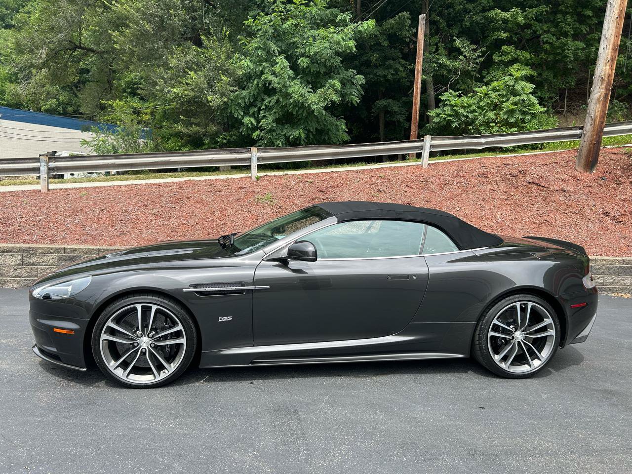 Used 2011 Aston Martin DBS Volante RWD image 3