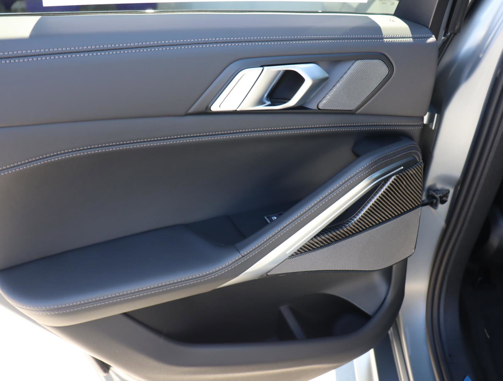New 2026 BMW X6 M60i image 13