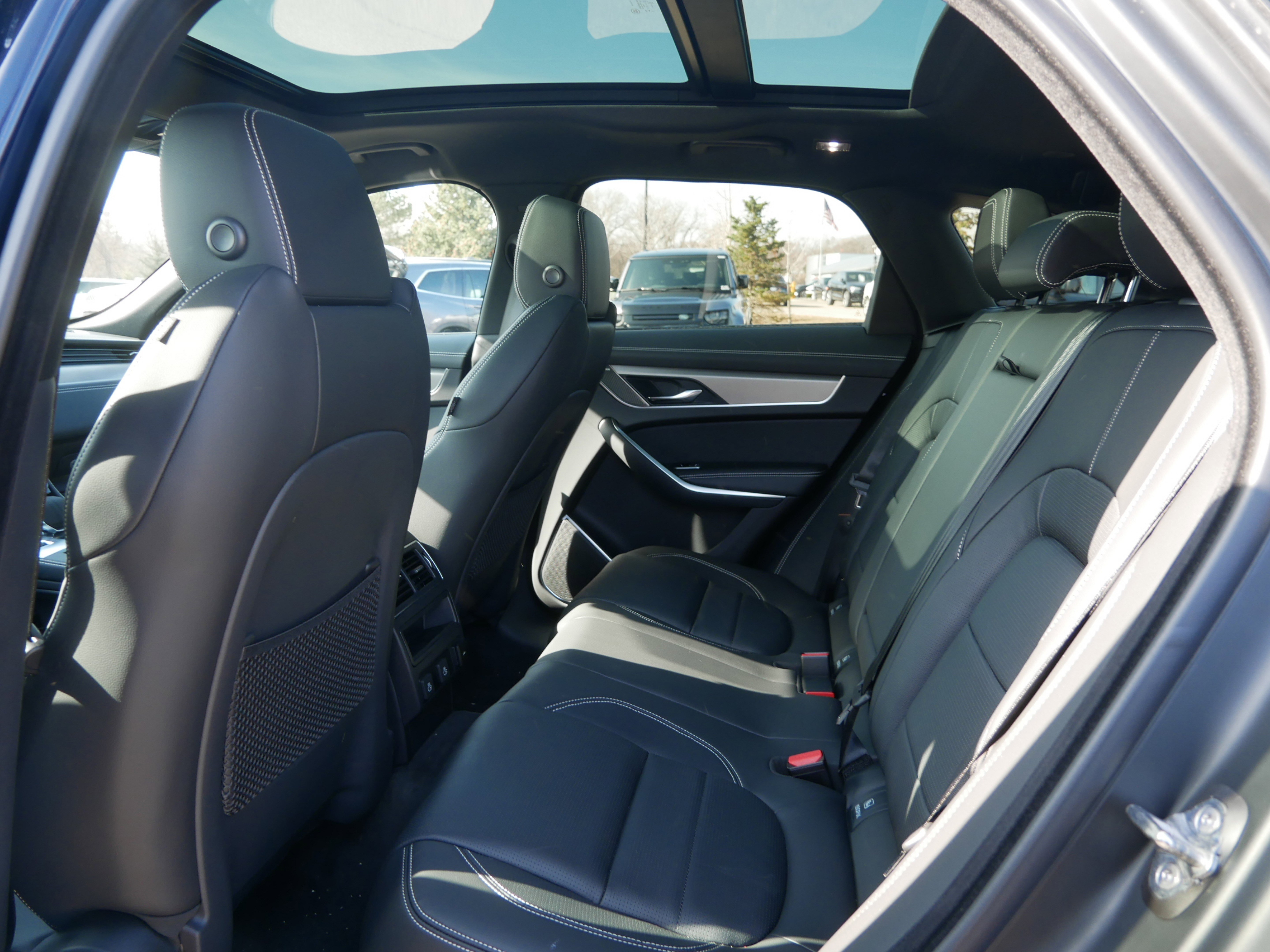 New 2026 Jaguar F-PACE R-Dynamic S image 4