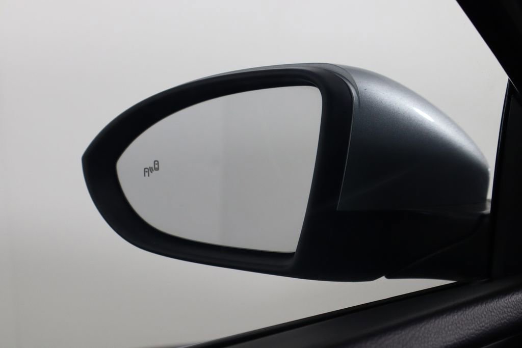 Used 2025 Volkswagen Jetta SE image 40