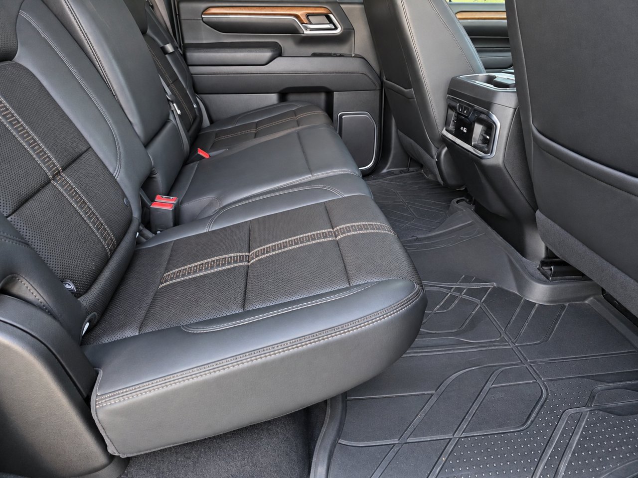 Certified 2024 Chevrolet Silverado 3500 High Country w/ High Country Premium Package AWD/4WD image 32